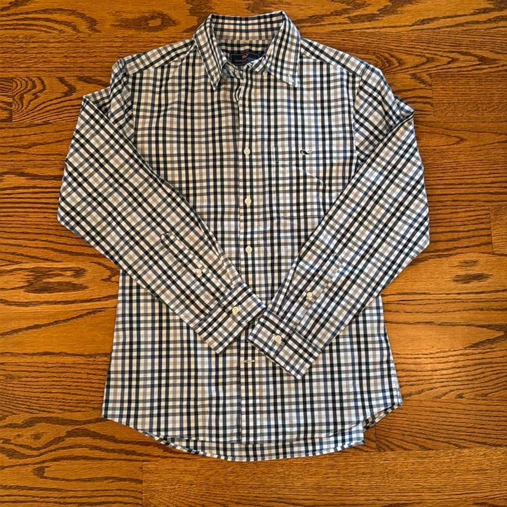 Brand new Vineyard Vines men’s size small button down